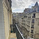 Montmartre Beautiful 67 M2 Apartment With Gym & Balcony